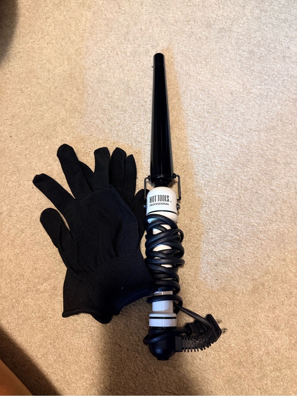 Hot Tools Professional Black Conical Curling Wand with Heat-Resistant Glove